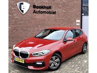 Occasion BMW 118 Executive 136 PK (100 kW) 2021 Rood (metallic) Hatchback