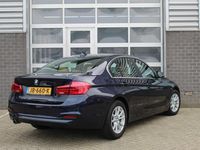 tweedehands BMW 318 318 3-serie i Essential / Leer / Navigatie / Automa