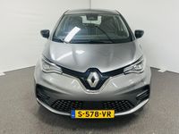 tweedehands Renault Zoe R135 Evolution 52 kWh Automaat airco parkeersensoren navi apple carplay android auto zeer weinig km BTW auto 16% bijtelling €2000 subsidie mogelijk