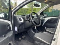 tweedehands Toyota Aygo 1.0 VVT-i x-play Apple Carplay, Airco