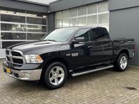 tweedehands Dodge Ram PICKUP 1500 5.7 V8 4x4 Crew Cab 5'7 Lpg en benzine Airco Cruise Controle Stoelverwarming Stuurverwarming Lederbekleding Stuurwielbedingen Telefoon verbinding Chromen accenten Elec zonnedak Hardtop deksel Pick-up Open laadbak Je