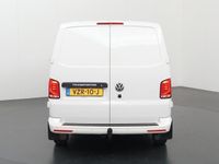 tweedehands VW Transporter 2.0 TDI Automaat 150pk L2H1 Highline | LED | Trekhaak | Navigatie | Airco | Cruise Controle | Bluetooth