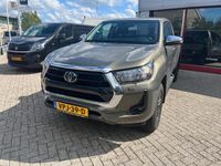 tweedehands Toyota HiLux 2.4 D-4D Xtra Cab Invincible AUT 4X4 BJ 2022 ALLE OPIES