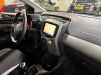 Occasion Toyota Aygo X-play 69 PK (50 kW) 2018 Zwart Hatchback