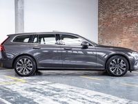 tweedehands Volvo V60 B4 Automaat Plus Bright | Parkeerverwarming | 360° parkeercamera | Stoelverwarming | Parkeersensoren voor + achter | Harman Kardon premium audio | wegklapbare trekhaak | Lederen bekleding | elektrisch glazen panoramadak