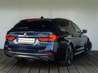 tweedehands BMW 530 5-SERIE Touring i High Executive M Sportpakket Pro / Head-Up Display / Glazen panoramadak / Trekhaak / Elektrisch verwarmde voorstoelen /