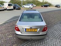 tweedehands Ford Mondeo 2.5 V6 Ghia Executive! 130 DKM! Nw APK! Dak!