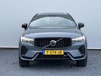 tweedehands Volvo XC60 B5 R-design / Trekhaak elec. uitklapbaar / Elektrisch verstelb. stoelen +geheugen / Elektrisch glazen panorama-dak / Alarm klasse 3