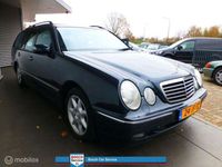 tweedehands Mercedes E240 Combi Avantgarde (youngtimer )