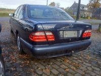 tweedehands Mercedes E200 CDI Classic airco 147 dkm.