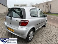 Occasion Toyota Yaris Sol 86 PK (63 kW) 2000 Grijs Hatchback