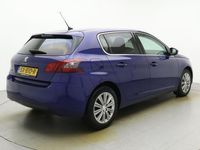 tweedehands Peugeot 308 1.2 PureTech Allure | Panorama Dak | Navigatie | C