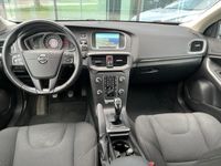 tweedehands Volvo V40 2.0 D2 R-Design - Navi - Climate - Parkeerhulp - Trekhaak