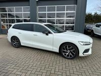 tweedehands Volvo V60 2.0 T5 Momentum / Pano / Virtual / Trekhaak Nieuw !!