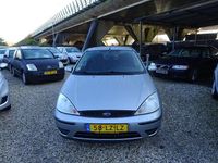 Occasion Ford Focus 101 PK (74 kW) 2003 Grijs (metallic) Hatchback