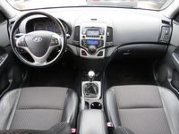 tweedehands Hyundai i30 2.0i Style 2.0 i 143 PK , Nwe Apk !!!