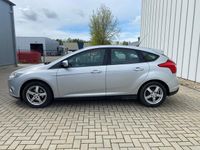 tweedehands Ford Focus 1.6 TI-VCT Trend / Airco / Trekhaak / Voorruitverw. / LMV