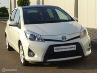 tweedehands Toyota Yaris 1.5 Full Hybrid Aut, Pano, Half leder, Dealer