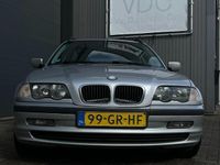 tweedehands BMW 318 3-SERIE Touring i Executive | Dakrails | Climate Controle