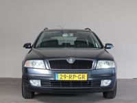 tweedehands Skoda Octavia Combi 1.6 FSI Ambiente Airco