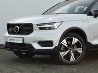 tweedehands Volvo XC40 T4 211PK Automaat Recharge R-Design / Adaptieve cruise control/ Stoel en stuurverwarming/ Parkeersensoren met camera/ Keyless entry/ Elektrische achterklep/ zitverlenger