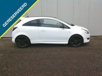 tweedehands Opel Corsa 1.4-16V Sport | Black & White | Limited Edition