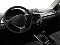 tweedehands Suzuki Vitara 1.4 Boosterjet Style Smart Hybrid 130 pk automaat | Camera | Navigatie | Cruise control | Stoelverwarming | Lichtmetalen velgen | Keyless entry & start | Luxe uitvoering