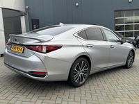 Occasion Lexus ES300H Business Edition 218 PK (160 kW) 2024 Grijs Sedan