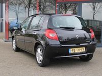 tweedehands Renault Clio 1.4-16V Dynamique Luxe