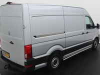 tweedehands VW Crafter 30 2.0 TDI L3H3 Trendline 102 PK / Airco / Elek.pakk. / Cruise Control / Camera / App Connect / trekhaak / Laadruimte betimmering