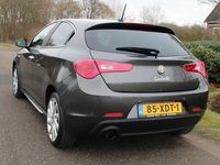 Occasion Alfa Romeo Giulietta Distinctive 170 PK (125 kW) 2012 Grijs Hatchback