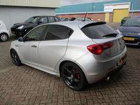 Occasion Alfa Romeo Giulietta Super 170 PK (125 kW) 2018 Grijs (metallic) Hatchback