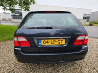 tweedehands Mercedes 240 E-KLASSE CombiAvantgarde YOUNGTIMER/aut/LEER/dak