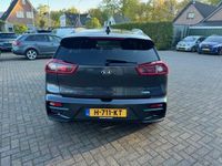 tweedehands Kia e-Niro EXECUTIVELINE/64KWH/LEER/NAV/XENON/ACARPLAY/FABRIE