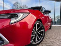 Occasion Toyota Corolla Executive 153 PK (112 kW) 2019 Rood (metallic) Hatchback