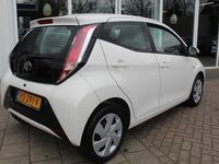 tweedehands Toyota Aygo 1.0 VVT-i x-play//CAMERA//APPLE CARPLAY!!