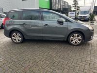 tweedehands Peugeot 5008 1.6 THP Executive 7p. Rijdt op 3 cilinders