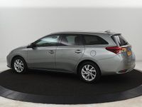 Occasion Toyota Auris Executive 136 PK (100 kW) 2018 Grijs Hatchback