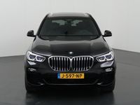 tweedehands BMW X5 xDrive45e High Executive | M-Sport Pakket | NL Auto | Laser Licht | Harman/Kardon | Comfortstoelen + Geheugen | Navigatie | Panoramadak | Luxe lederen bekleding | LED | DAB | CraftedClarity | 22" Lichtmetaal | HUD |