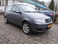 Occasion Fiat Punto Young 95 PK (69 kW) 2004 Grijs (metallic) Hatchback