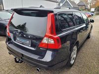 tweedehands Volvo V70 2.5FT R-Design 230PK LEER / XENON / TREKHAAK / PDC