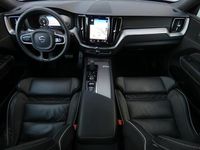 tweedehands Volvo XC60 2.0 Recharge T6 AWD R-Design | Trekhaak | Panoramadak | Stoelverwarming | 19''