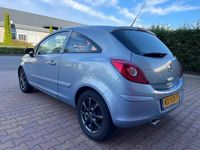 tweedehands Opel Corsa 1.2-16V Essentia