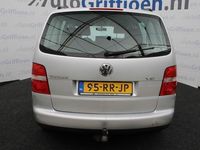 tweedehands VW Touran 1.6 Business nette MPV met trekhaak