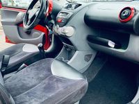 Occasion Toyota Aygo 68 PK (50 kW) 2010 Rood Hatchback