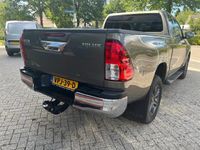 tweedehands Toyota HiLux 2.4 D-4D Xtra Cab Invincible AUT 4X4 BJ 2022 ALLE OPIES