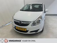 tweedehands Opel Corsa 1.2-16V Cosmo Airco,stoel en stuur verwarming.