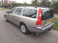 tweedehands Volvo V70 2.4 Comfort Line | Airco | Trekhaak | Lichtmetalen Velgen