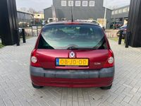 tweedehands Renault Clio II 1.2 Expression Elek Pakket Weinig Kms Nwe APK NAP NL Auto