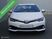 tweedehands Toyota Auris 1.8 hybrid Station, Dealer, Led, Navi, Camera